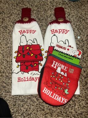 Peanuts Snoopy Christmas Kitchen Set